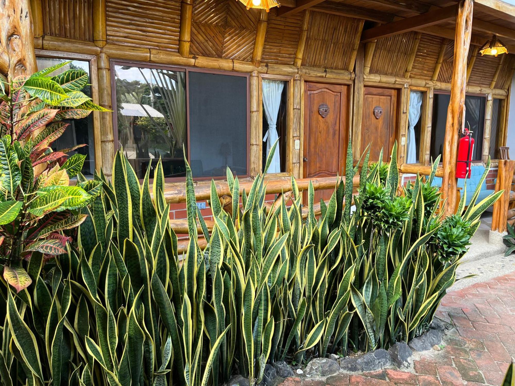 Victor Hugo Hotel Puerto López Exterior foto
